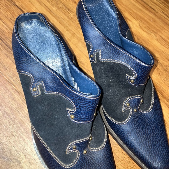 Vintage women’s size 7, blue western ankle booties, suede leather - Picture 4 of 6